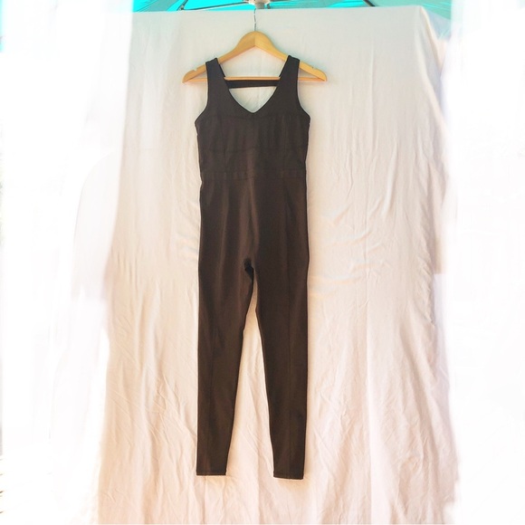 FABLETICS | CACAO BROWN MOTION365 + JUMPSUIT ONESIE MEDIUM - Picture 3 of 11